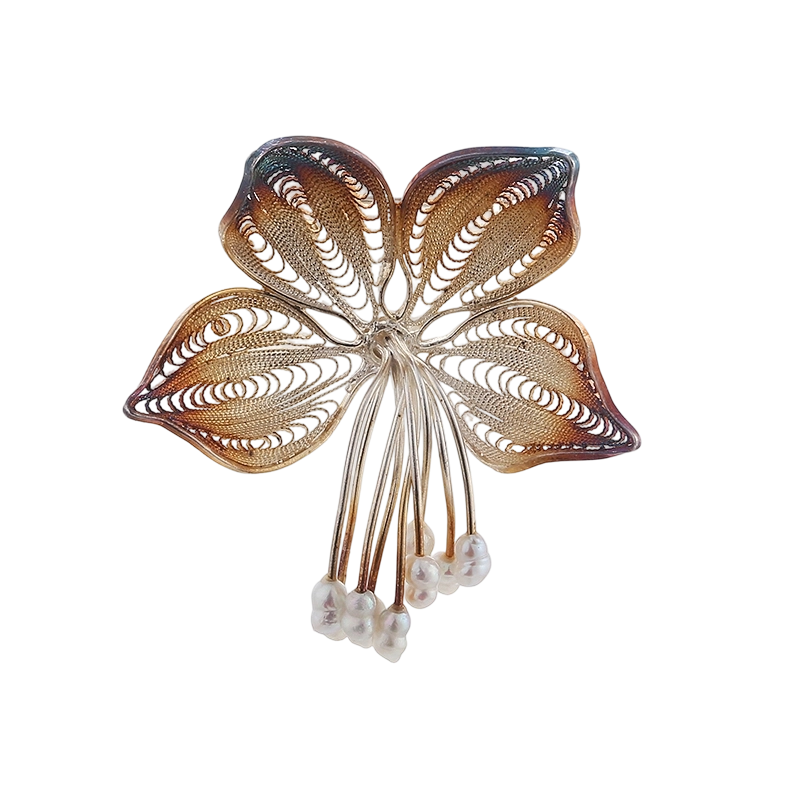Broche artesanal em prata de lei 925 com p&eacute;rola, c&oacute;digo C00606